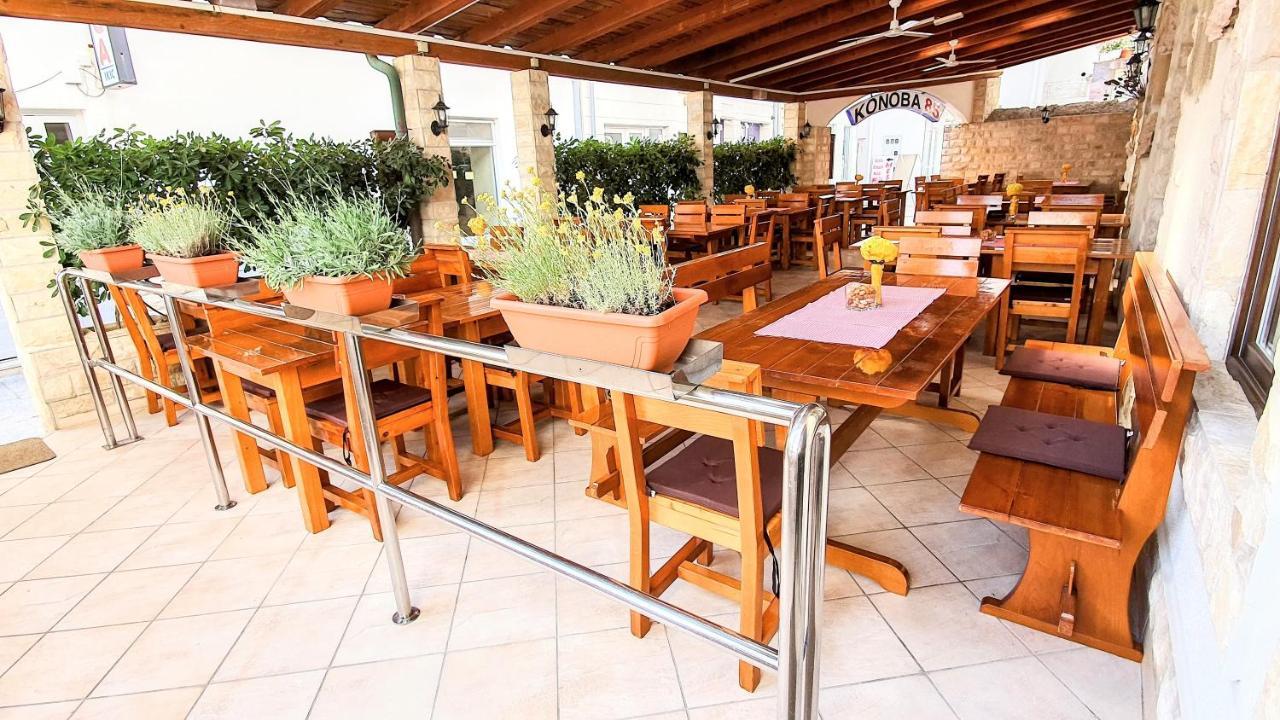 נובליה Villa Palcic מראה חיצוני תמונה